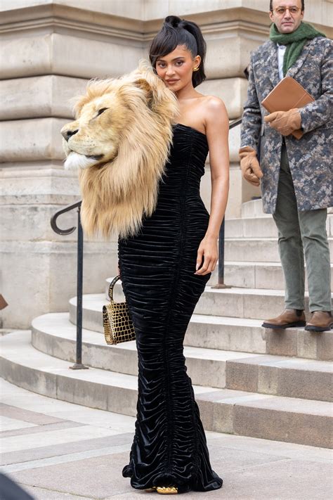 Fear not: The lion on Kylie Jenner’s Schiaparelli dress is fake | Vogue