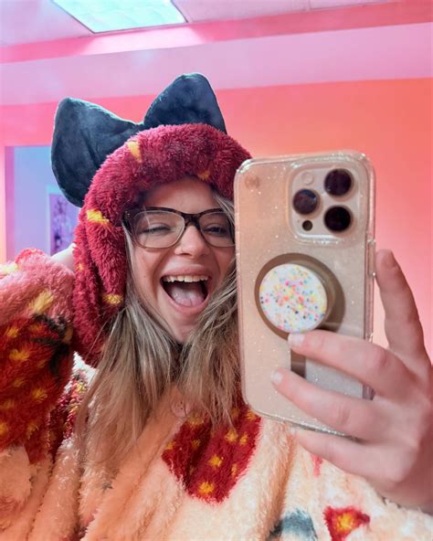 @smoltortoise | Something as simple as putting some cute boots on and