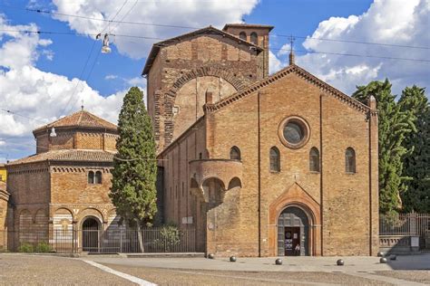 Explore the Enchanting Basilica of Santo Stefano in Bologna: A Guide to ...