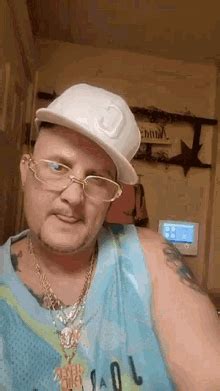 Littelouder Turnthemusicup GIF - Littelouder Turnthemusicup Ice ...