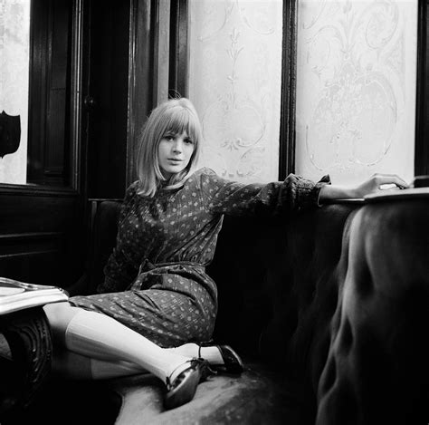 Marianne Faithfull, The Salisbury Pub, 1964 - Atlas Gallery Online Store