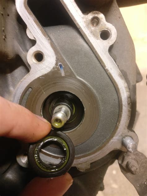 Changing water pump seal | KTM Duke 390 Forum