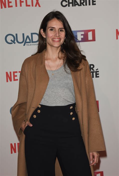 Photo : Louise Monot à l'avant-première de "Le Bazar de la charité
