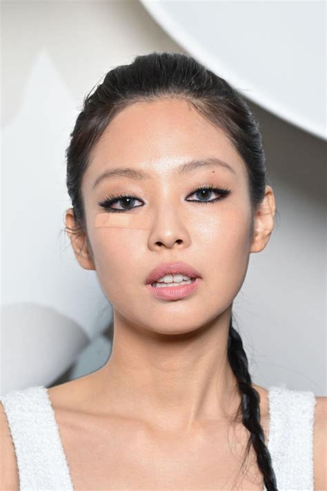 jennie blackpink  park seo joon au defile de chanel  la paris