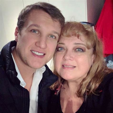 Актёр театра и кино Анатолий Руденко с мамой - Моя семья - мое ...
