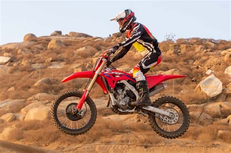 Alpinestars Tech 10 Supervented Boots Review [Very Cool]