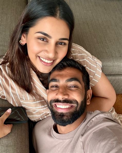 Sanjana Ganesan Age Boyfriend Husband Family Biography | Celebrities