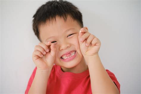 A closer look at losing baby teeth | Children’s Dental Clinic