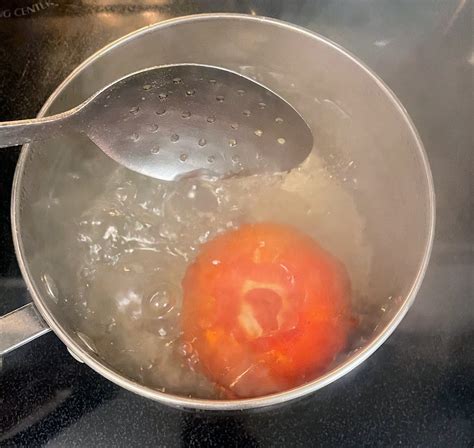 how to blanch a tomato