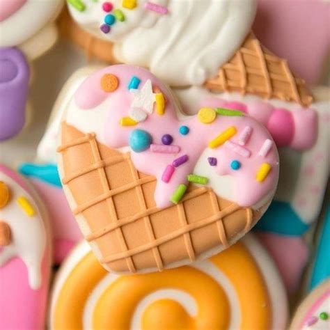 Pin by Julia Lobachova on Стикеры | Valentine sugar cookies, Cookie ...