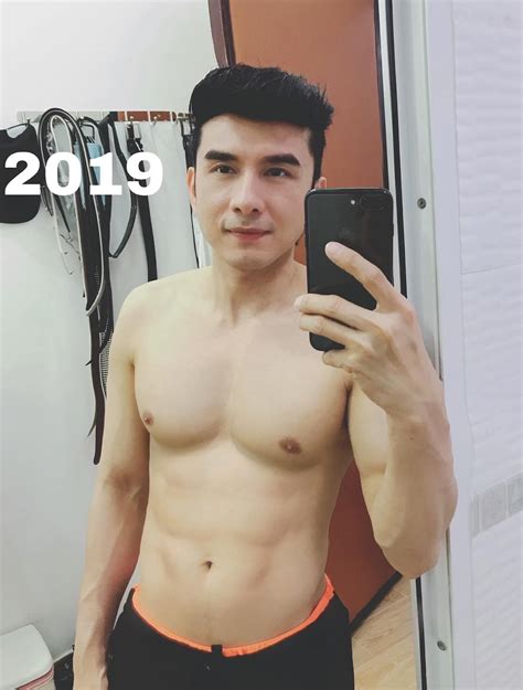 Ngoc Trinh - Lam Vy Da and Vietnamese stars are the same age but the