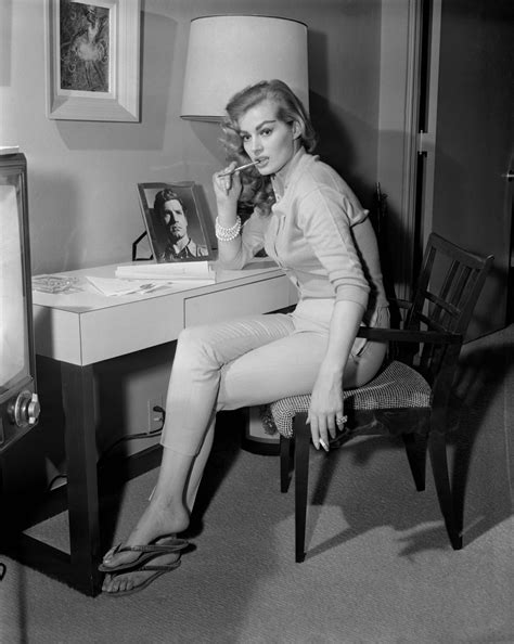Anita Ekberg's feet