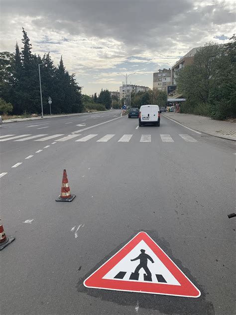 Заради полагане на маркировка се преустановява за кратко движението по...
