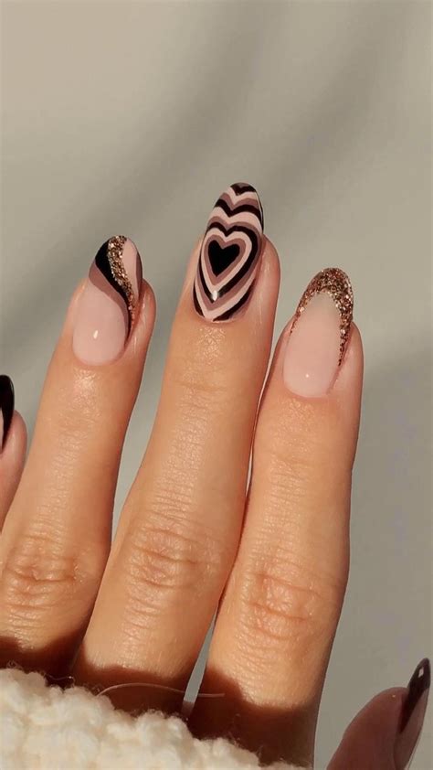 Viral brown powerpuff heart nails 🤎 ☁️ | Nagelideen, Nägel ideen ...
