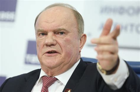 Зюганов назвал идею о захоронении Ленина плевком в душу