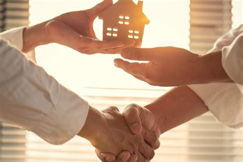 Private Equity Associate Salary: Average Compensation and Bonuses 39