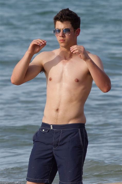 kevin jonas shirtless 1
