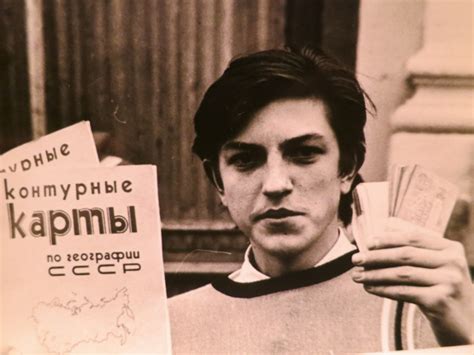 А вот и наш курс...Истфак СГУ им.Н.Г.Чернышевского.Это 1989-1990 гг.1 ...