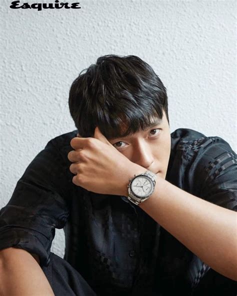 Just 20+ Photos Of Hyun Bin's Perfectly Broad And Masculine Shoulders ...