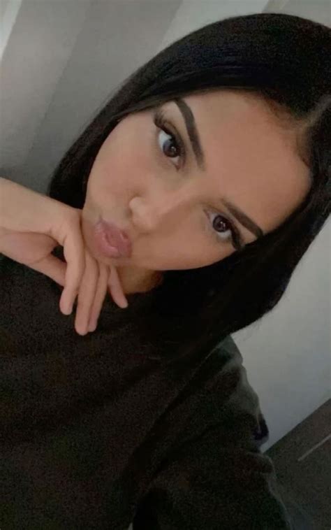 von M auf Snabbsparade pins in 2024 | Schminke foto, Hübsche ...