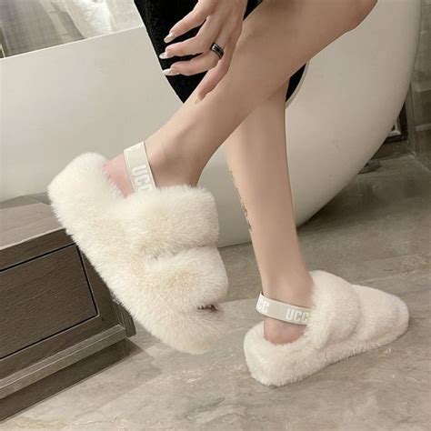 Vindler - Platform Fluffy Slippers | YesStyle