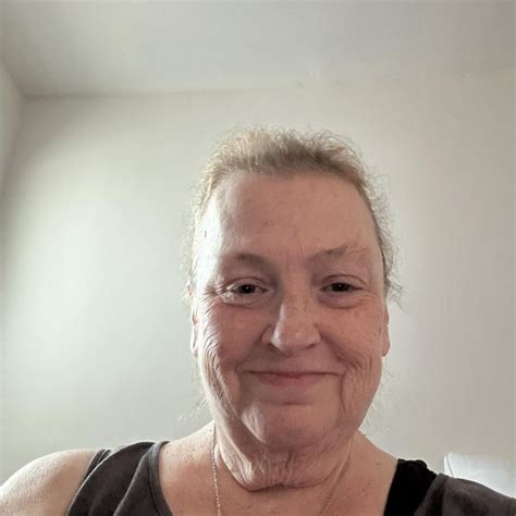 Strawberry Cheesecake Dump Cake... - Grandma's Old Recipes | Facebook