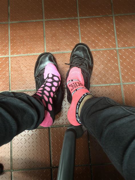 #paypig #findom #dirtysocks #dirtysole #sweatyfeet #humanatm # ...
