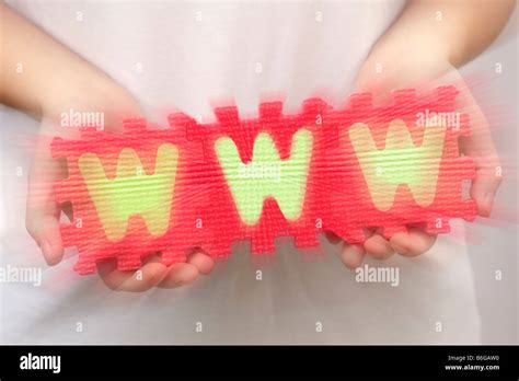 Manos agarradas logo fotografías e imágenes de alta resolución - Alamy