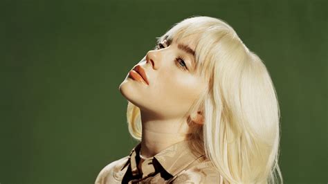 Billie Eilish Portrait UHD 4K Wallpaper | Pixelz.cc