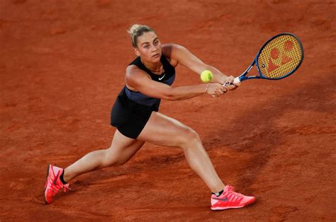 Who is Marta Kostyuk's coach Sandra Zaniewska? Meet 32-YO Polish Former ...