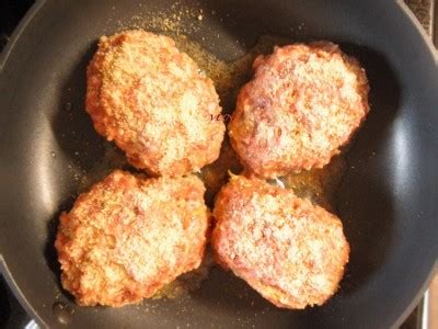 Сочные говяжьи котлеты (с кабачком и овсянкой) : Вторые блюда