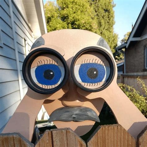 Dengmore Binocular Spying Fence Peeker Yard Art, Garden Nosy Neighbor