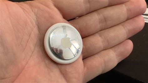 Apple AirTag vs. Samsung Galaxy SmartTag | CNN Underscored