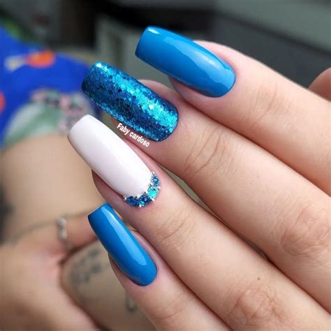 Decoração De Unhas Azul E Branco - 30 ideias de Unhas Decoradas com esmalte Azul para apostar nessa cor ...