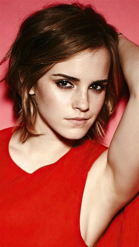 Download Emma Watson Wallpaper