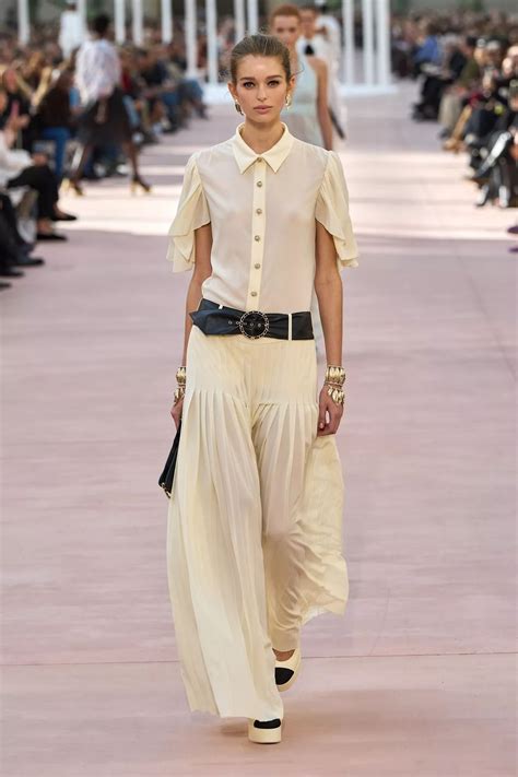 New fashion trends will redefine the tie meaning for the next decade 18