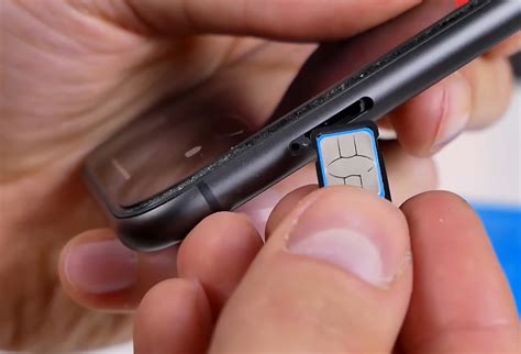 Украинцев предупредили о необходимости замены SIM-карт