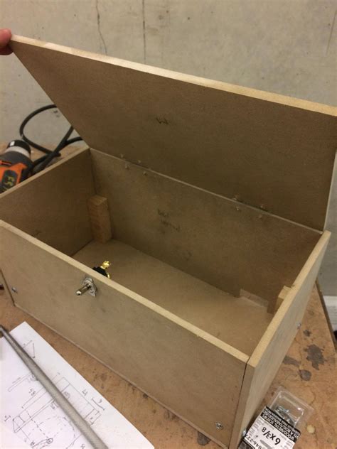 IoT-Useless-Goose-Box | Devpost