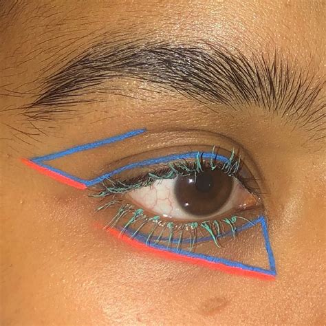 triangle eye