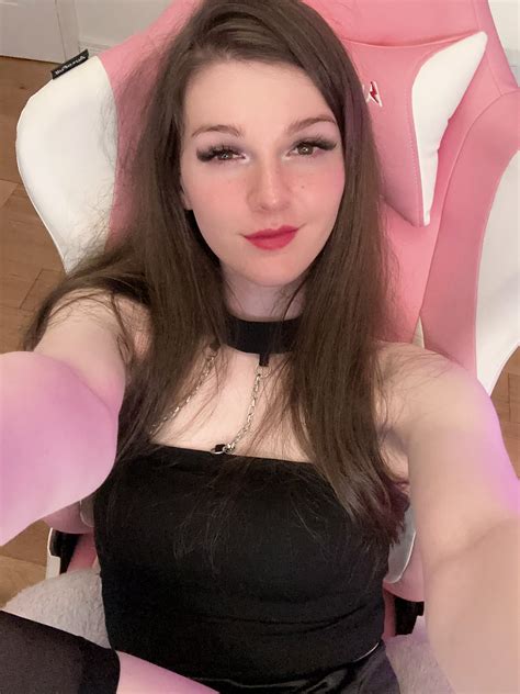 F1NN5TER on Twitter: "Your POV vs My POV https://t.co/0YXggPbVzy" / Twitter