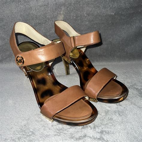 Michael KORS LANI NUDE LUGGAGE MK LOGO LUCITE FOOTBED… - Gem