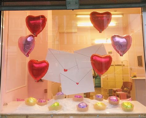 Valentine Window Display Decorations at Elizabeth Dunn blog