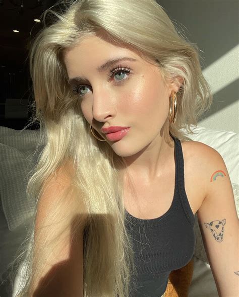 Kristin Chenoweth Gushes Over Denise Richards’ See-Through Dress!