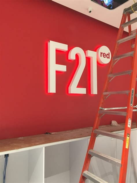 Forever 21 - Metro Sign & Awning
