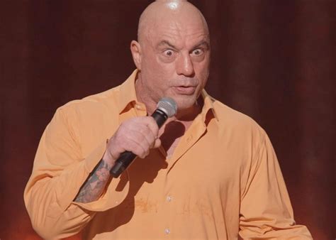 Suomalaiset eivät ole unohtaneet Joe Rogania – Uusi stand up -pätkä