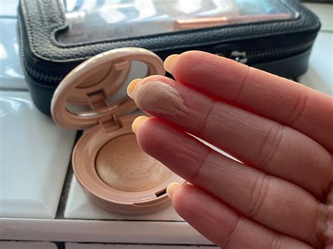 We Review Rare Beauty Positive Light Highlighter and Luminizer