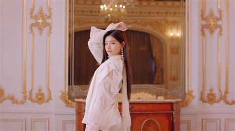 Yiren (Everglow) Profile - K-Pop Database / dbkpop.com