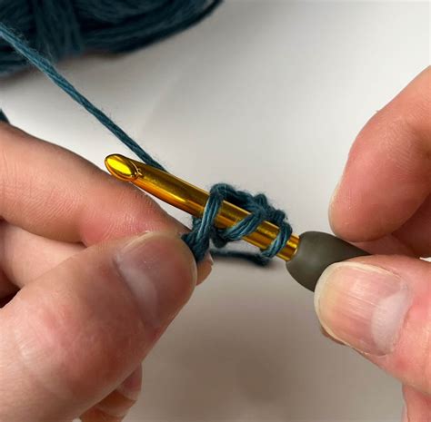 How to Double Crochet — Avery Tremblett