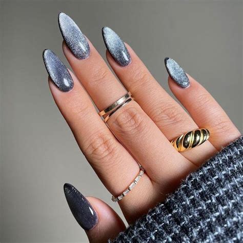 30 Cat Eye Nails Designs For an Ultra Chic Manicure