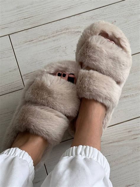 Пин от пользователя ροουάν μαχμουντ 🦋 на доске Sandals | Наряды, Стиль ...